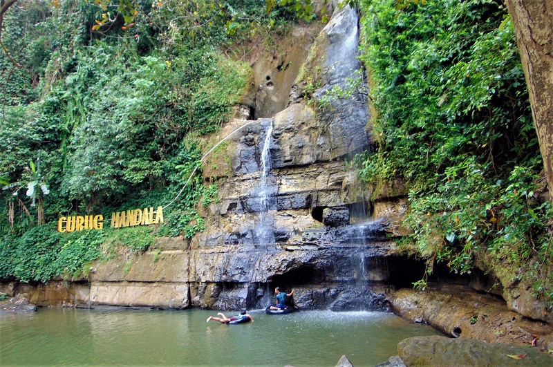 Mandala Travel: Jembatan Wisata Cilacap yang Tak Pernah Sepi
